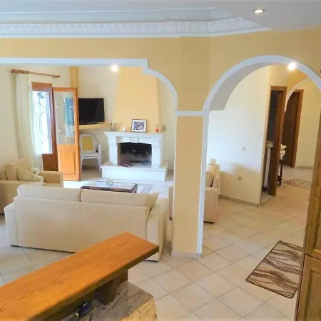 Pitsa's House * Agios Georgios Pagon